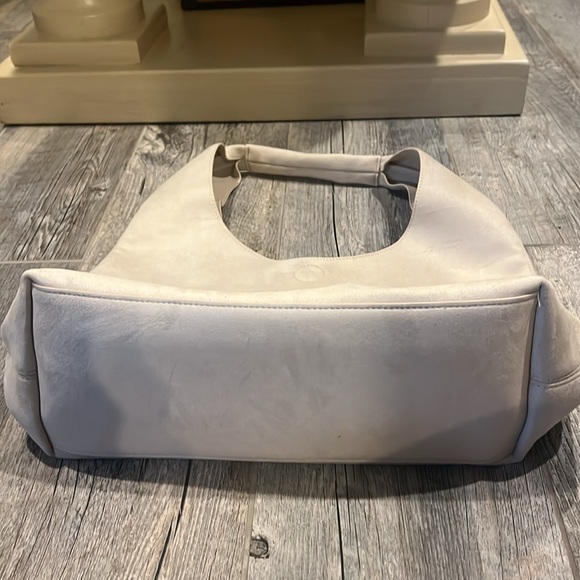 Abercrombie and Fitch Cream Vegan Suede Tote Bag NWT - Picture 4 of 8
